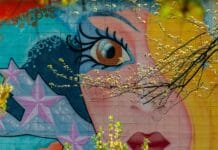 Odciski palców na fototapiecie podczas schnięcia